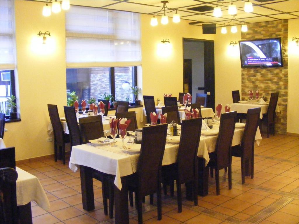 Hotel Hillden Lodge&Restaurant Drumu Carului Exterior foto
